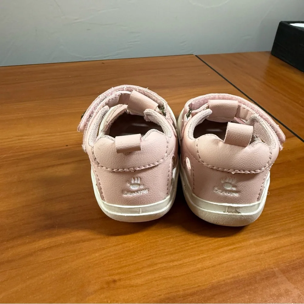 BearPaw‎ Girls Pink Strappy Shoe Sandal Closed Toe Light Pink Comfort T5